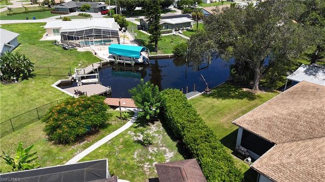 1398 Sunrise DR, North Fort Myers, FL 33917