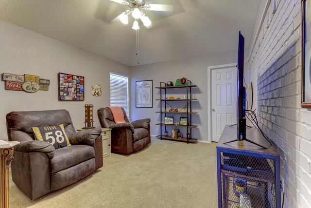 118 N Vicksburg Avenue, Lubbock, TX 79416