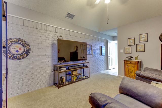 118 N Vicksburg Avenue, Lubbock, TX 79416