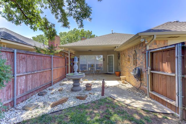 118 N Vicksburg Avenue, Lubbock, TX 79416