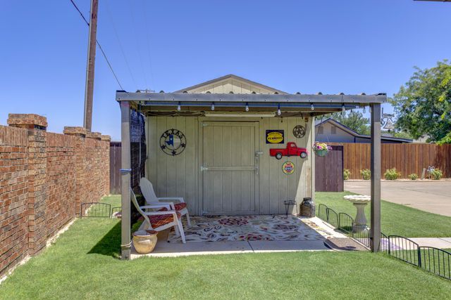 118 N Vicksburg Avenue, Lubbock, TX 79416