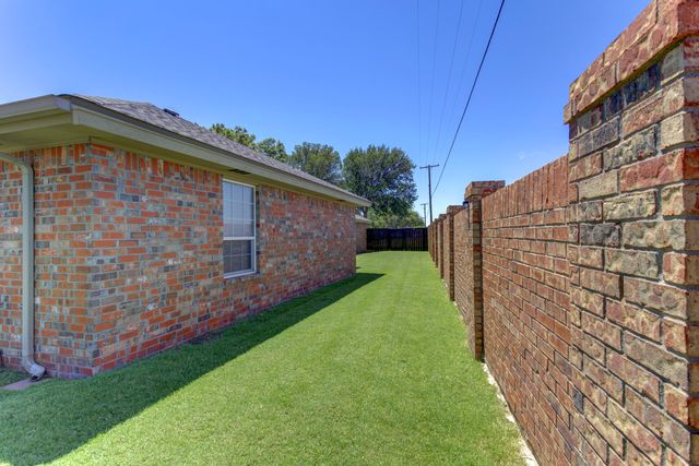 118 N Vicksburg Avenue, Lubbock, TX 79416