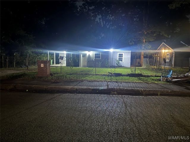 3827 EDGAR D NIXON Avenue, Montgomery, AL 36105