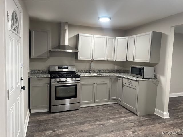 3827 EDGAR D NIXON Avenue, Montgomery, AL 36105