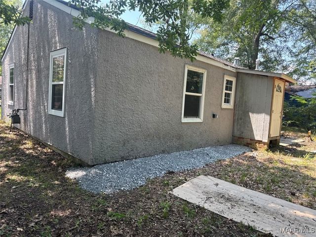 3827 EDGAR D NIXON Avenue, Montgomery, AL 36105