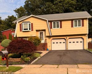 2 Jason Drive, North Brunswick, NJ 08902