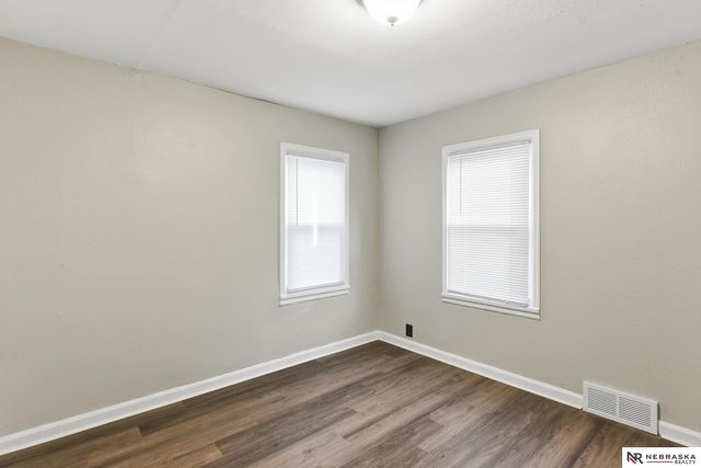 4677 N 60th Street, Omaha, NE 68104