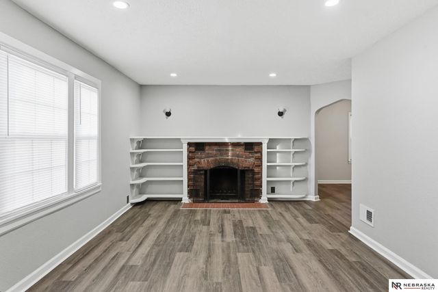 4677 N 60th Street, Omaha, NE 68104