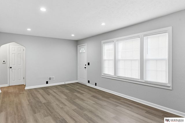 4677 N 60th Street, Omaha, NE 68104