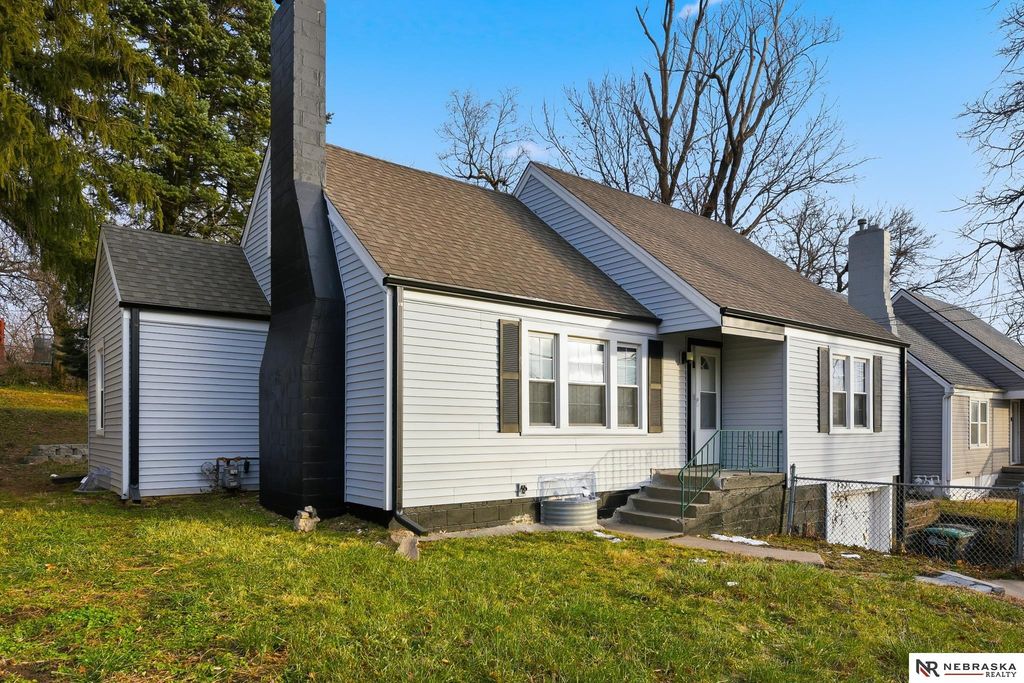 4677 N 60th Street, Omaha, NE 68104