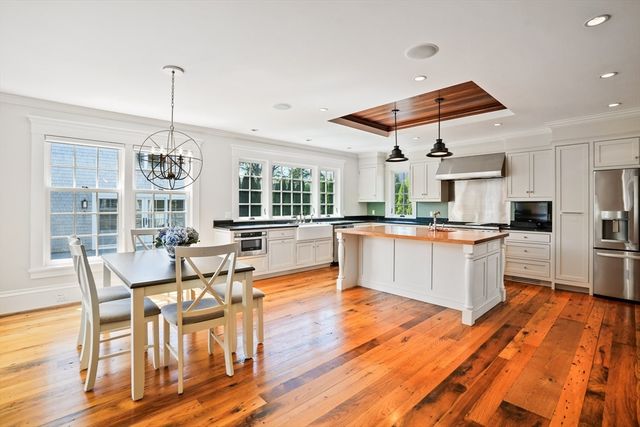 52 South Summer Street, Edgartown, MA 02539