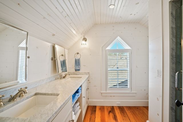 52 South Summer Street, Edgartown, MA 02539