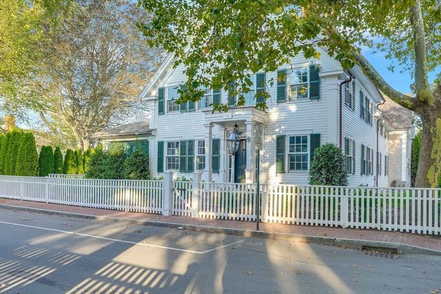 52 South Summer Street, Edgartown, MA 02539