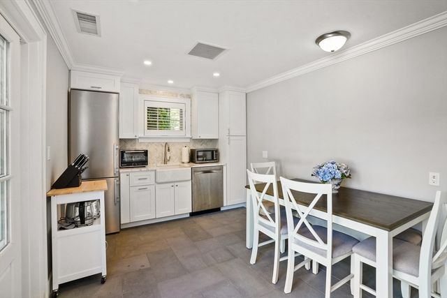 52 South Summer Street, Edgartown, MA 02539