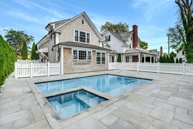 52 South Summer Street, Edgartown, MA 02539