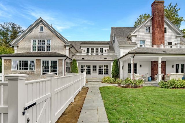 52 South Summer Street, Edgartown, MA 02539