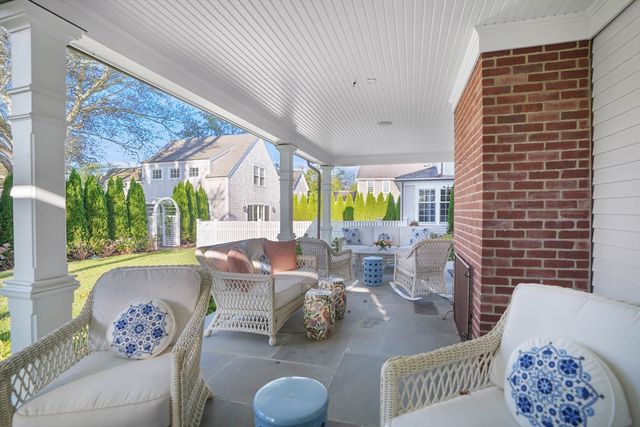 52 South Summer Street, Edgartown, MA 02539