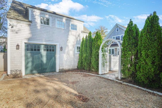 52 South Summer Street, Edgartown, MA 02539