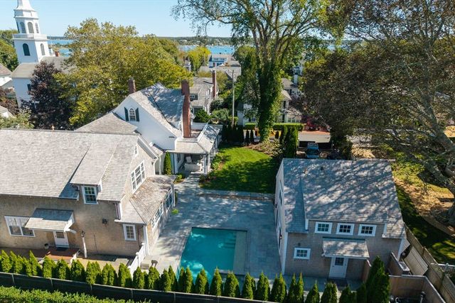 52 South Summer Street, Edgartown, MA 02539
