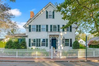 52 South Summer Street, Edgartown, MA 02539