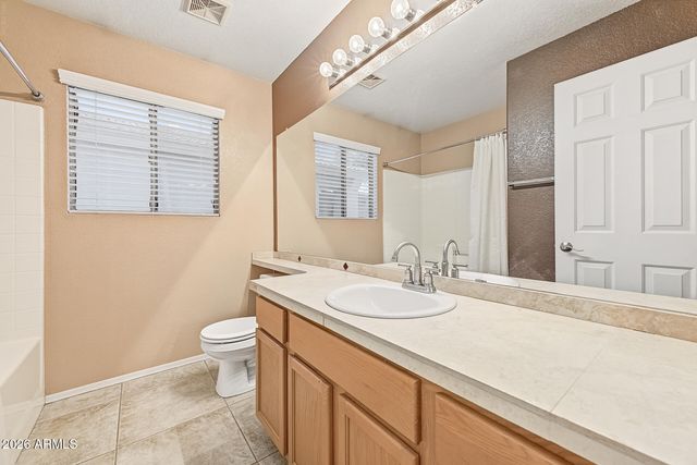 821 E NARDINI Street, San Tan Valley, AZ 85140