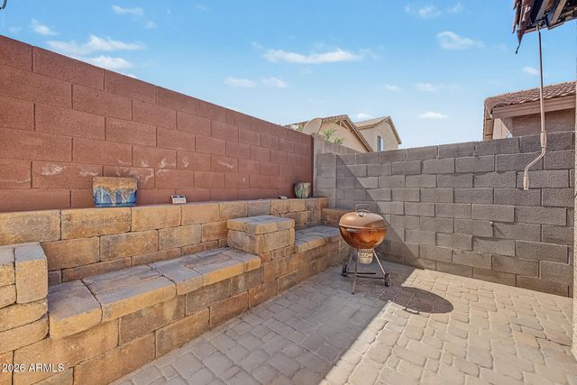 821 E NARDINI Street, San Tan Valley, AZ 85140