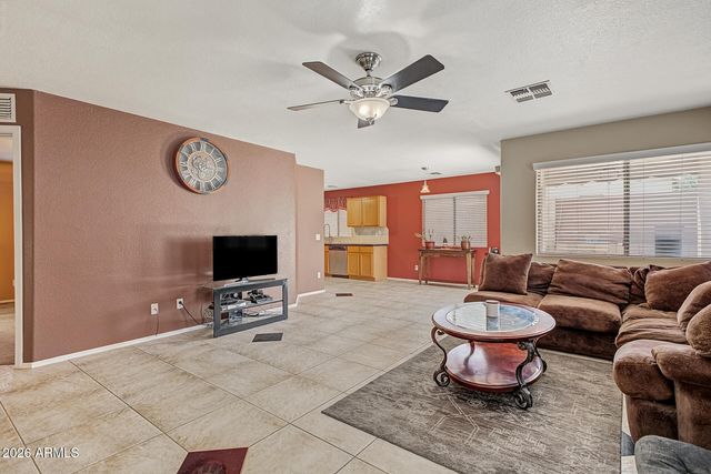 821 E NARDINI Street, San Tan Valley, AZ 85140
