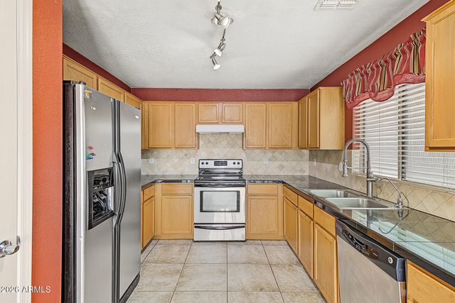 821 E NARDINI Street, San Tan Valley, AZ 85140