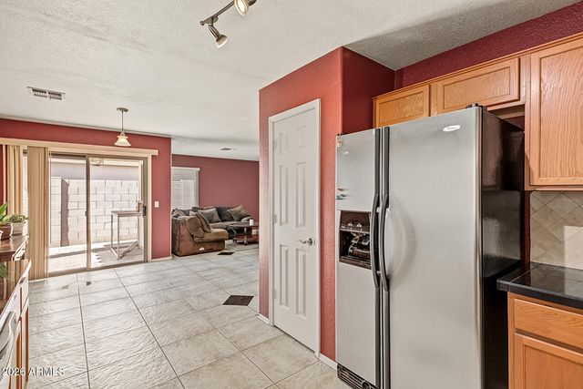 821 E NARDINI Street, San Tan Valley, AZ 85140