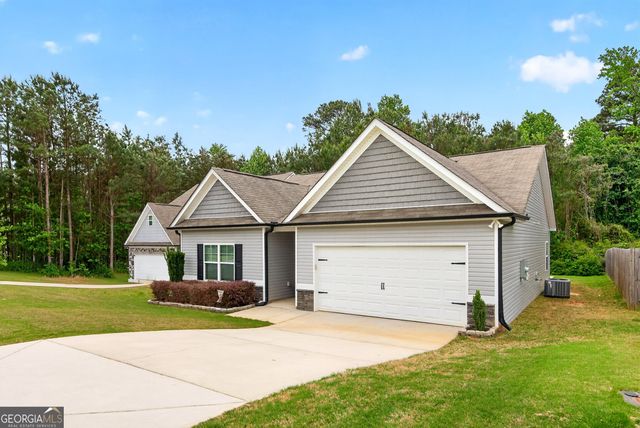 55 Hill Top Circle, Grantville, GA 30220