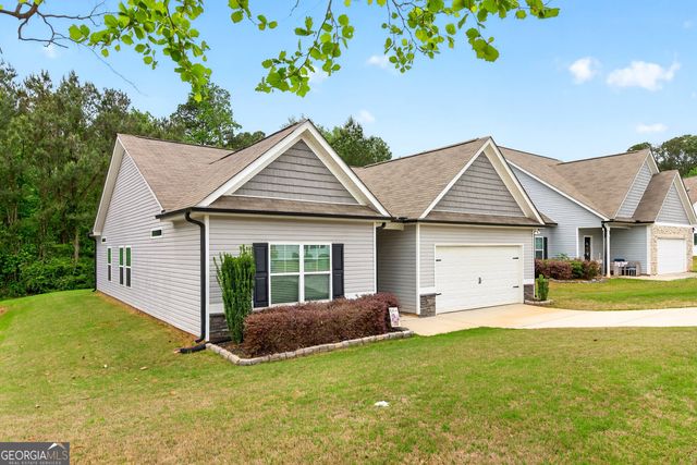 55 Hill Top Circle, Grantville, GA 30220
