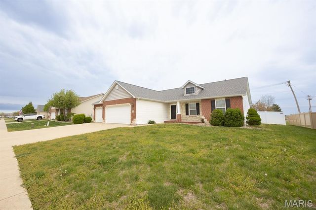 908 Indian Prairie Drive, Mascoutah, IL 62258