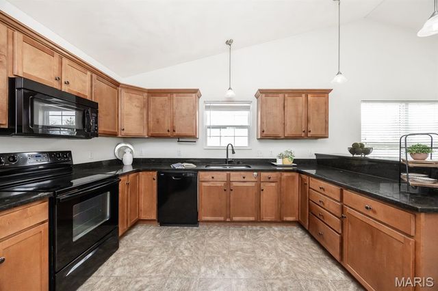 908 Indian Prairie Drive, Mascoutah, IL 62258