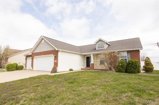 908 Indian Prairie Drive, Mascoutah, IL 62258