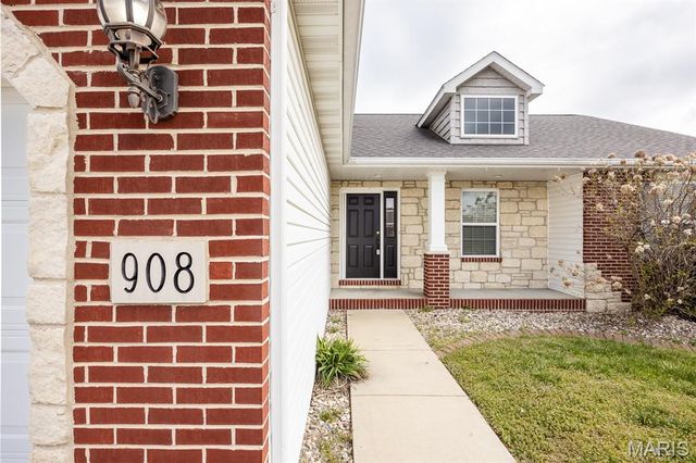 908 Indian Prairie Drive, Mascoutah, IL 62258