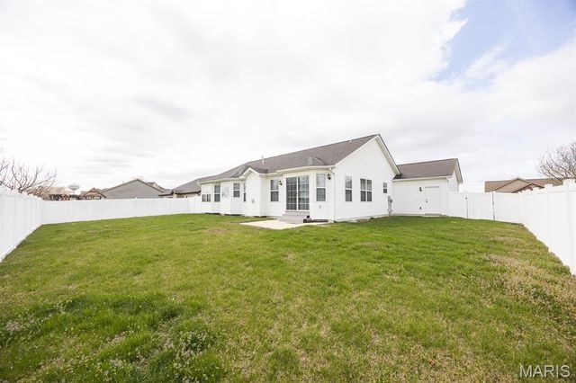 908 Indian Prairie Drive, Mascoutah, IL 62258