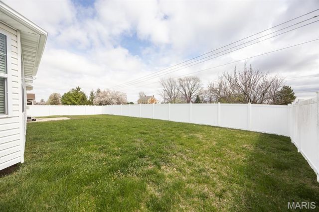 908 Indian Prairie Drive, Mascoutah, IL 62258