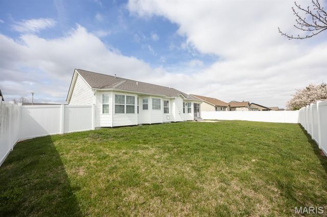 908 Indian Prairie Drive, Mascoutah, IL 62258