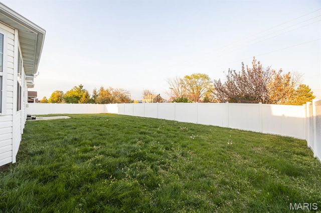 908 Indian Prairie Drive, Mascoutah, IL 62258