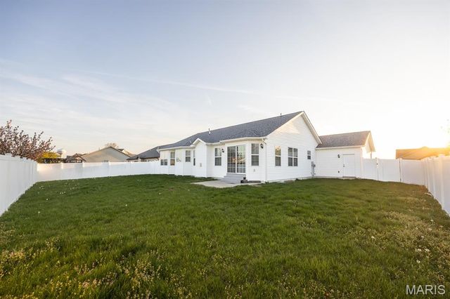 908 Indian Prairie Drive, Mascoutah, IL 62258