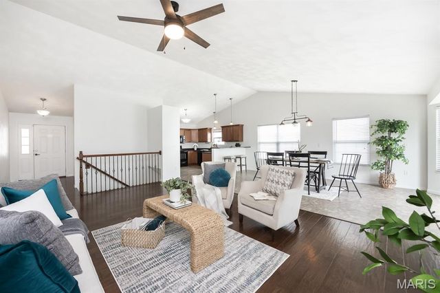 908 Indian Prairie Drive, Mascoutah, IL 62258