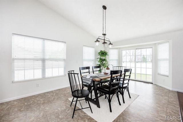 908 Indian Prairie Drive, Mascoutah, IL 62258