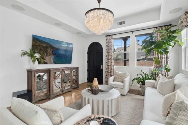 273 Mesa, Costa Mesa, CA 92627