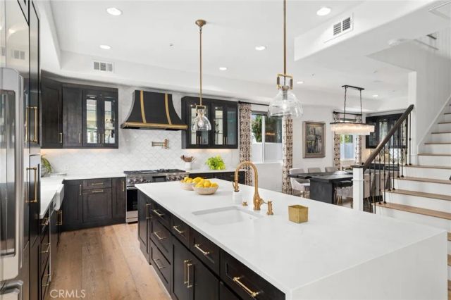 273 Mesa, Costa Mesa, CA 92627