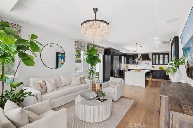 273 Mesa, Costa Mesa, CA 92627