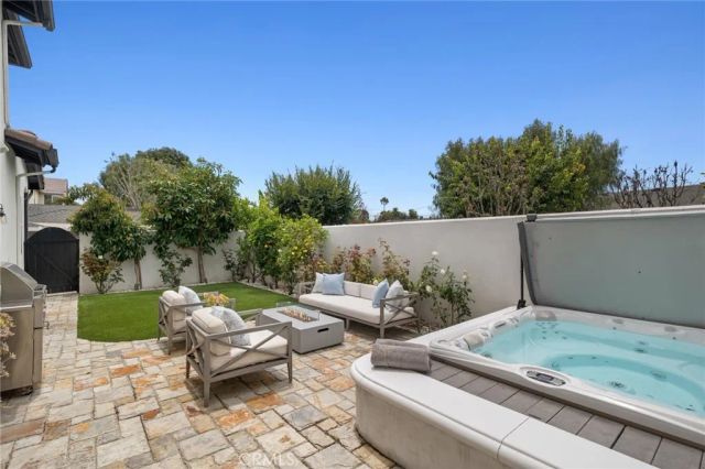 273 Mesa, Costa Mesa, CA 92627