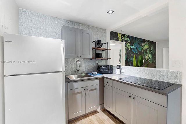 1730 NE 7th Street 15, Fort Lauderdale, FL 33304