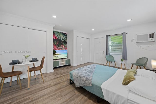 1730 NE 7th Street 15, Fort Lauderdale, FL 33304