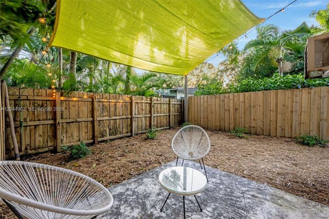1730 NE 7th Street 15, Fort Lauderdale, FL 33304