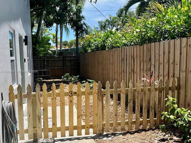 1730 NE 7th Street 15, Fort Lauderdale, FL 33304